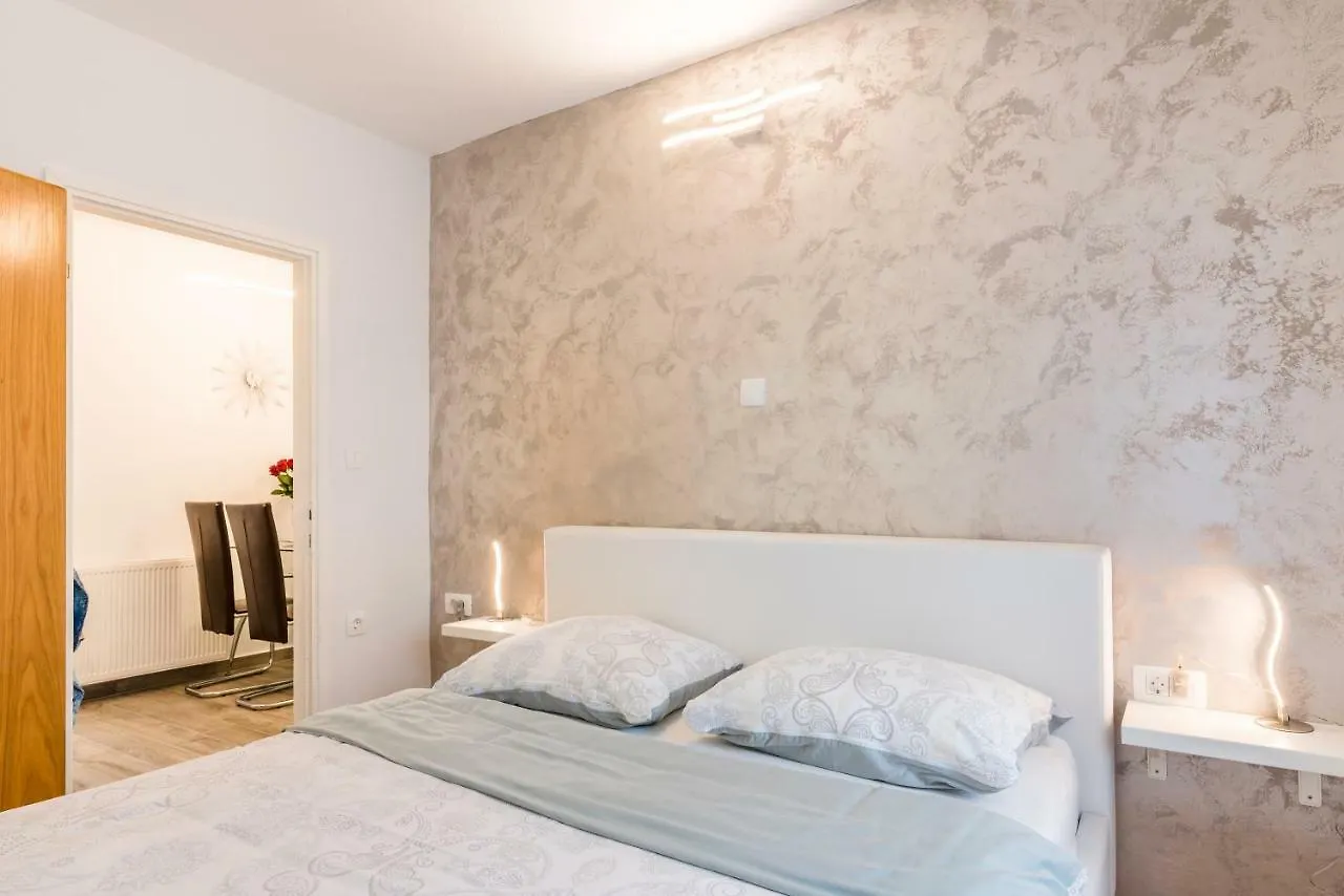 Apartments Vila Dk 말린스카 0*,  크로아티아
