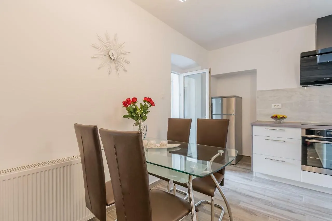 Apartments Vila Dk Malinska